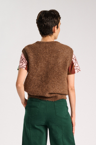 Aspen Round-Neck Vest Chocolate in Alpaca