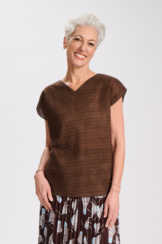 Brisa Two-way Tee Brown in Seersucker