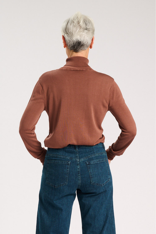 Como Light High-Neck Sweater Brown in Tencel & Silk