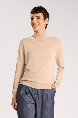 Como Light High-Neck Sweater Oat in Tencel & Silk