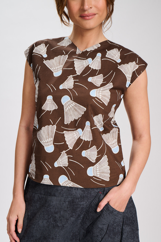 Henley Two-Way Tee Chocolate in Cotton