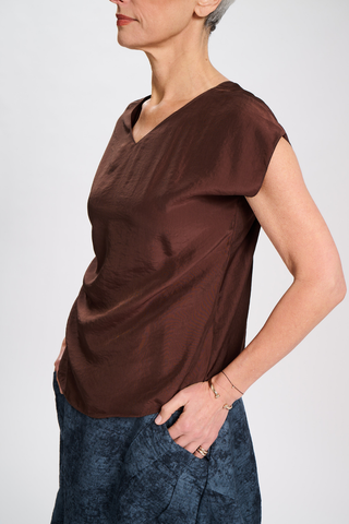 Joelle Two-way Tee Chocolate
