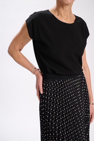 Poppy Pleated Skirt Black in Polyester