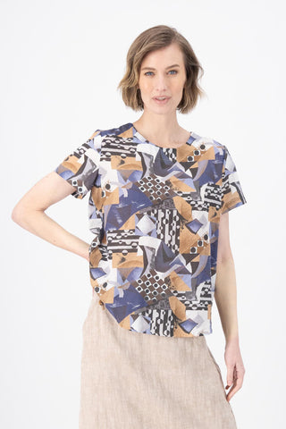 xOlga de Polga Blue Mezclar printed cotton seersucker top tee. Round neckline and short sleeves. Finished at the hip. Front view on model.