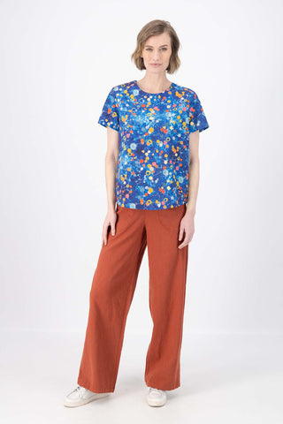 Olga de Polga classic top in the Spacio Blue Printed cotton. 100% Cotton. Round neck. Short sleeves. Boxy fit. Front full length view on model.