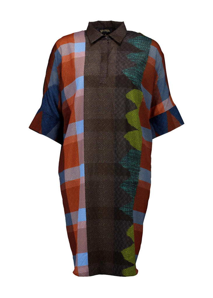 Olga de Polga Estlio dress in Jada printed fabric. Slouchy shift dress with a collar and short button opening at the neck. Half sleeves. Finishes at the knee depending on height. Front view.