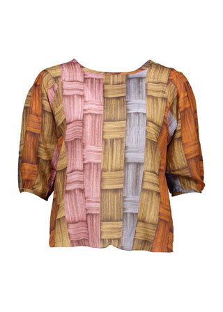 Olga de Polga Blouse in Matador printed cotton seersucker. Boat neckline, half sleeves with a soft lantern shape. Zip fastening at the back. Front view.