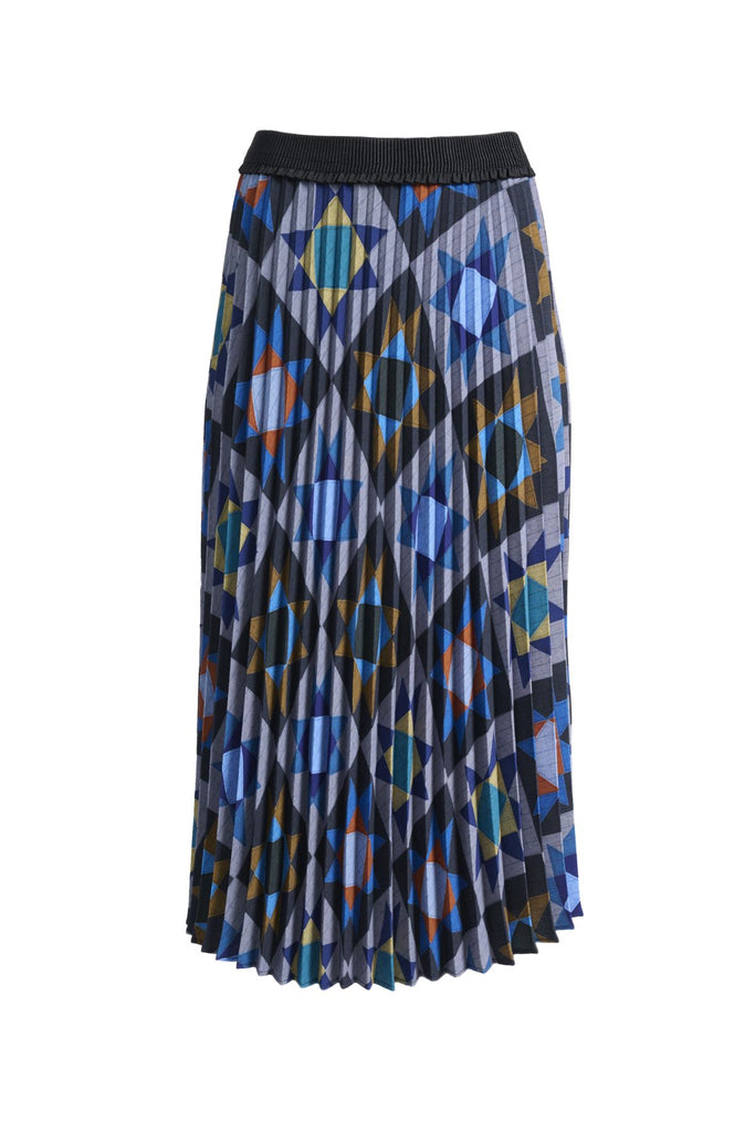 Olga de Polga Pleated Veda Night skirt in printed recycled polyester. Our pleated skirts are comfortable and functional enough to wear for every occasion, with the pleats creating beautiful movement with each step, with a fully elasticated waistband.  Front view