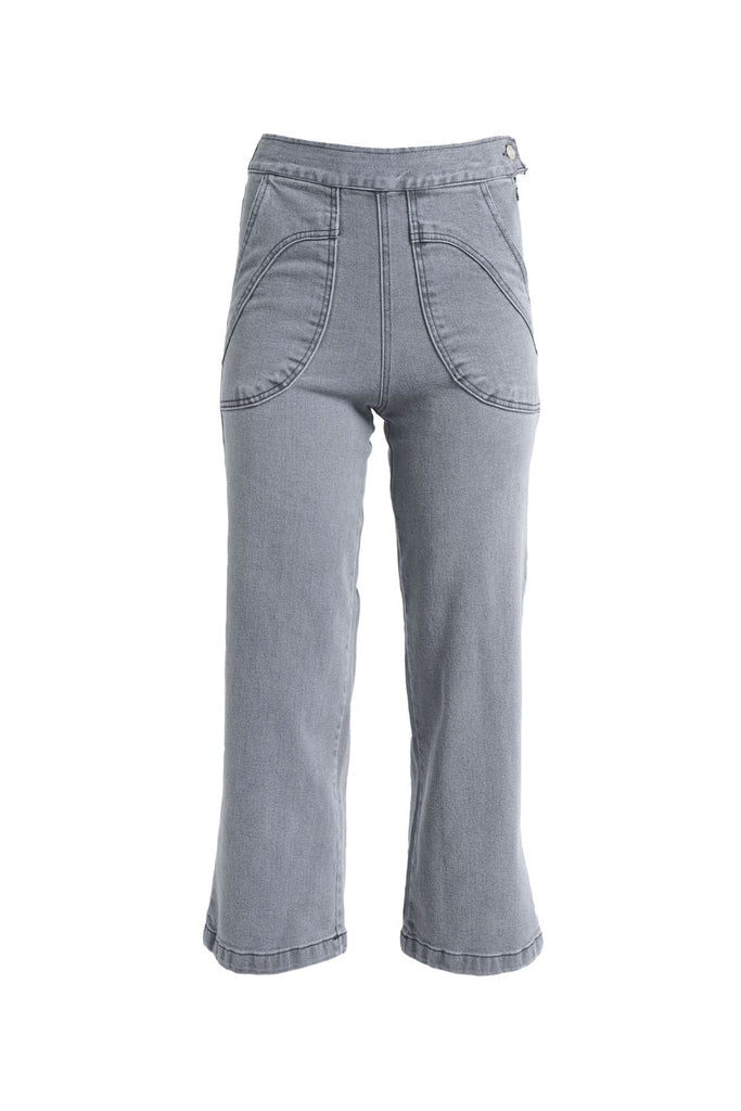 Olga  de Polga Peggy jeans in Grey Wash denim. Original cropped length. Large front patch pockets. Front view