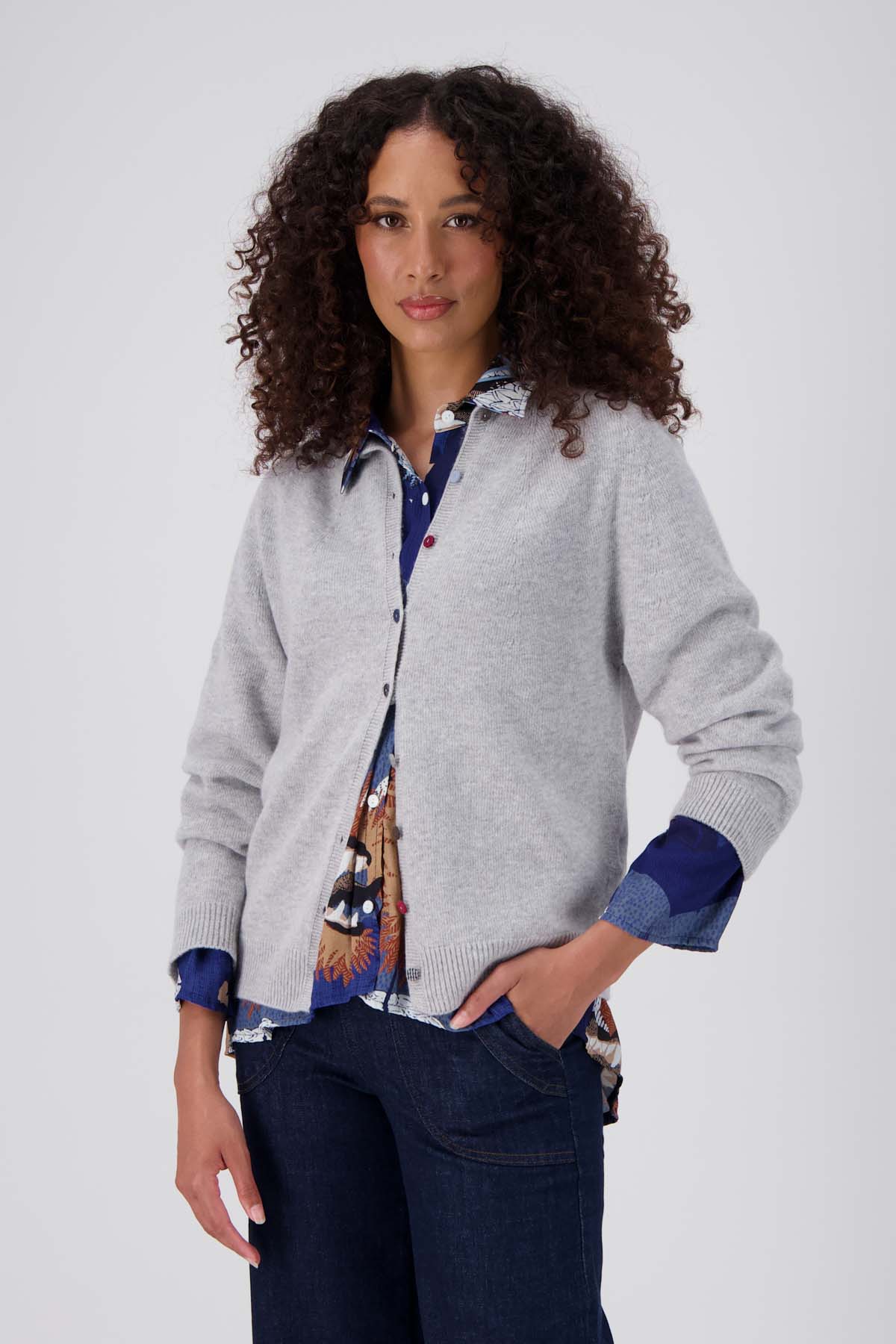 Light Grey Olga de Polga Kyoto cardigan in a wool cashmere blend. Front view on model. 