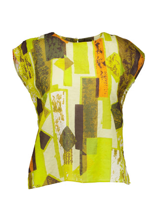 Olga de Polga Casco Tee in Lime green Splice printed cotton seersucker.  Round neckline. Cap sleeves, finished at the hip. Front view.