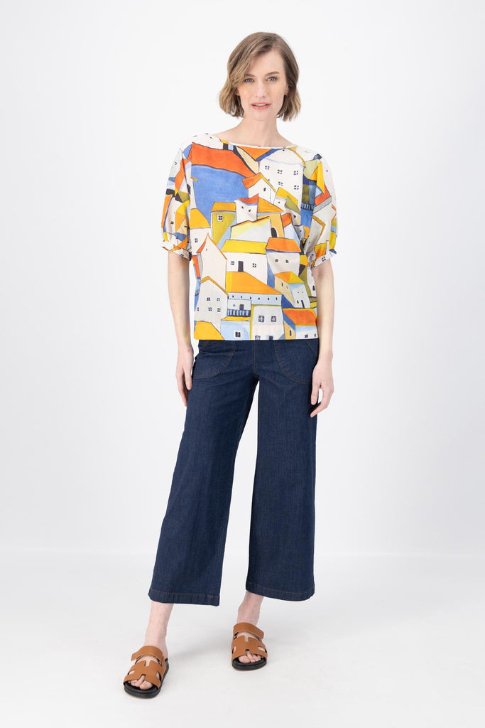 Olga de Polga Camisa reversible blouse. 1/2 sleeves, boat neckline or soft v-neck. Finishes at the hip. Front view on model.