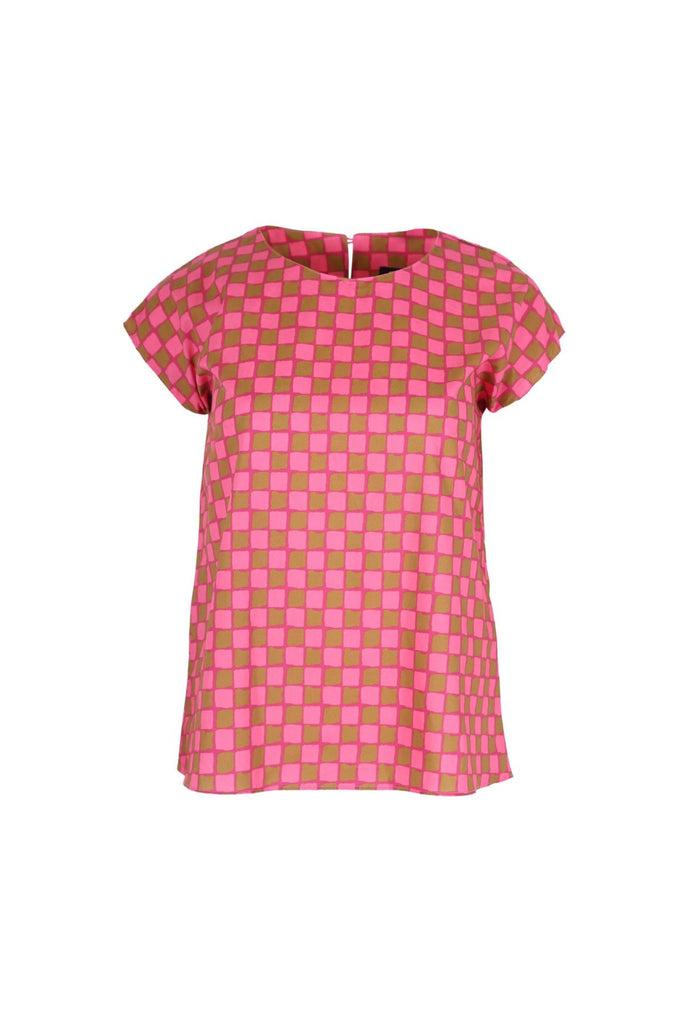 Olga de Polga Harlequin tee in Pink colour from our Lulu range. Crew neckline and cap sleeves, this is a flattering tee with a button fastening at the back neck. Front view
