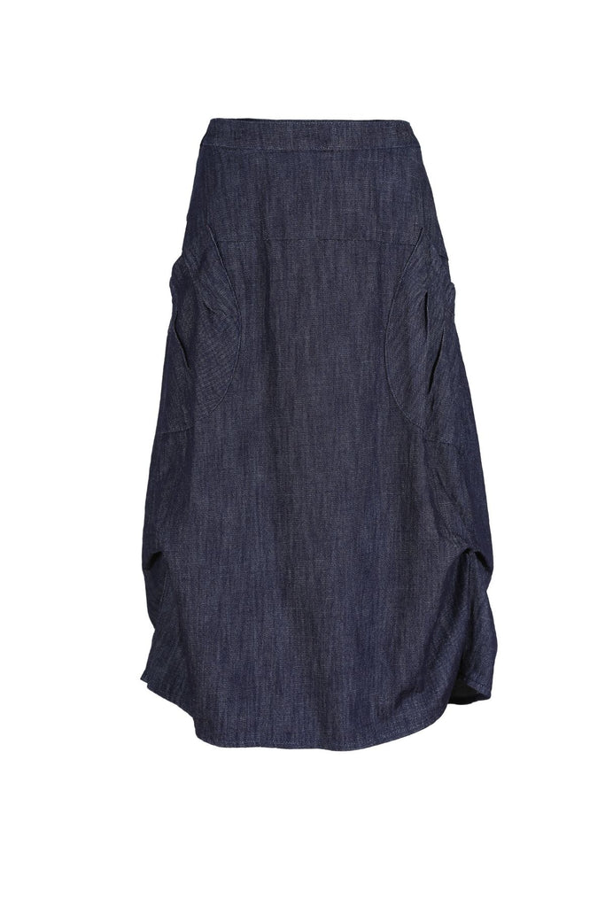 Our new Milwaukee Dark Denim skirt is here! Cut in a universally-flattering a-line design, the pockets and subtle gathers on this skirt create a unique shape. Available in two shades of blue denim. Front view